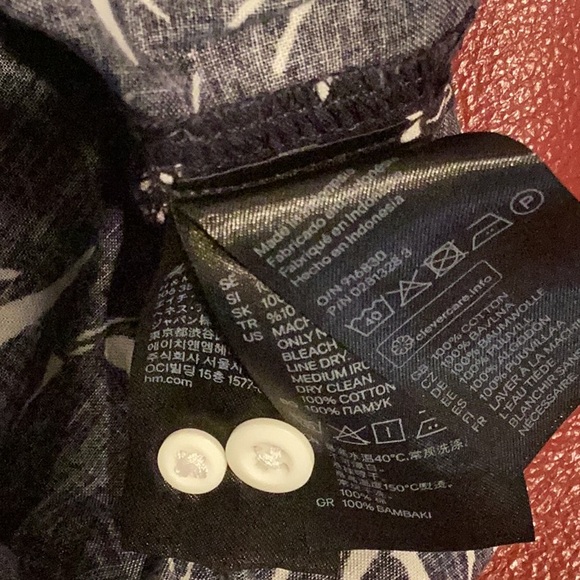 H&M Button down shirt - Picture 3 of 4